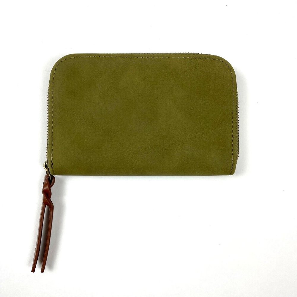 Universal Threads Goods Co. Women's Olive Green Small Zip Wallet